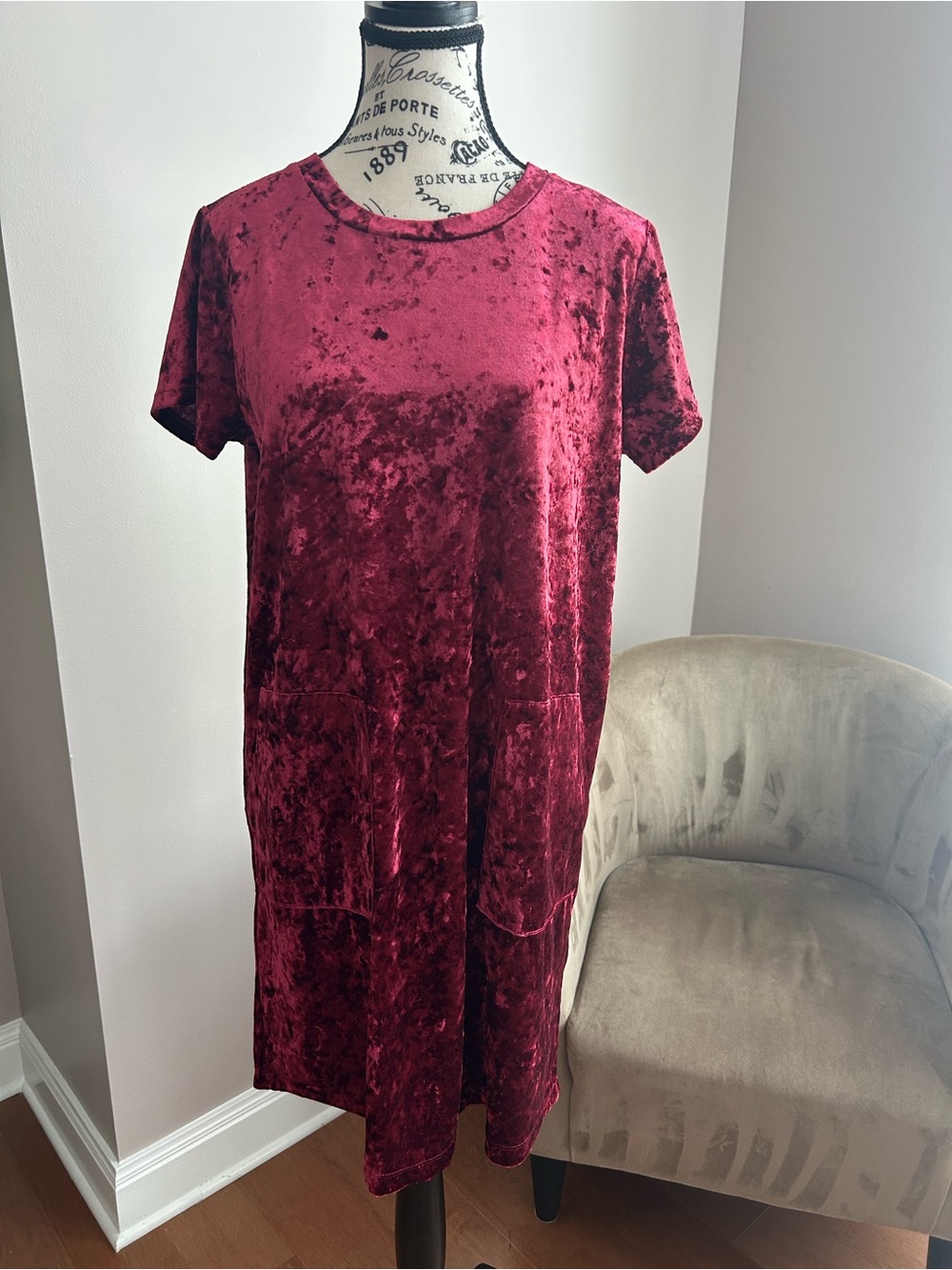 Bobeau Burgundy Crushed Velvet T-Shirt Dress with Pockets Size S